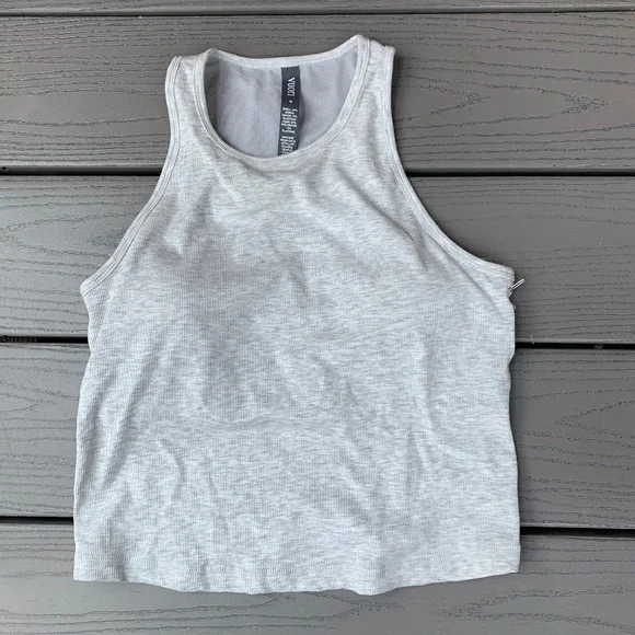 Vuori Pose Plyo Tank and Vuori Yosemite Sports Bra - Picture 2 of 14